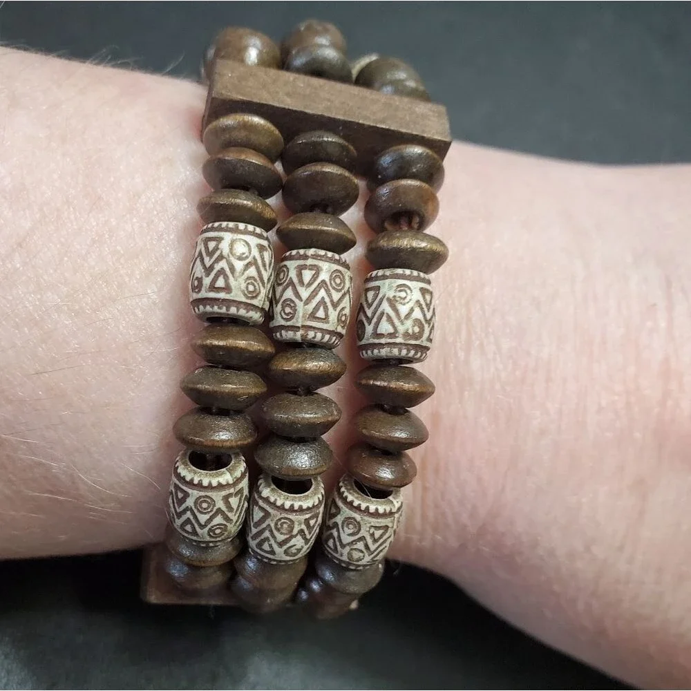 Brown and cream wood bead bracelet 7.25